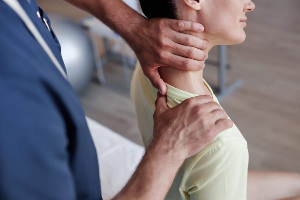 Chiropractic-neck-adjustment-pain-releif Chiropractic neck adjustment pain releif